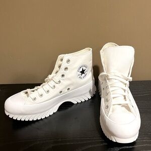 NWOT Converse Women's Chuck Taylor All Star Hi Sneakers Sz 8.5